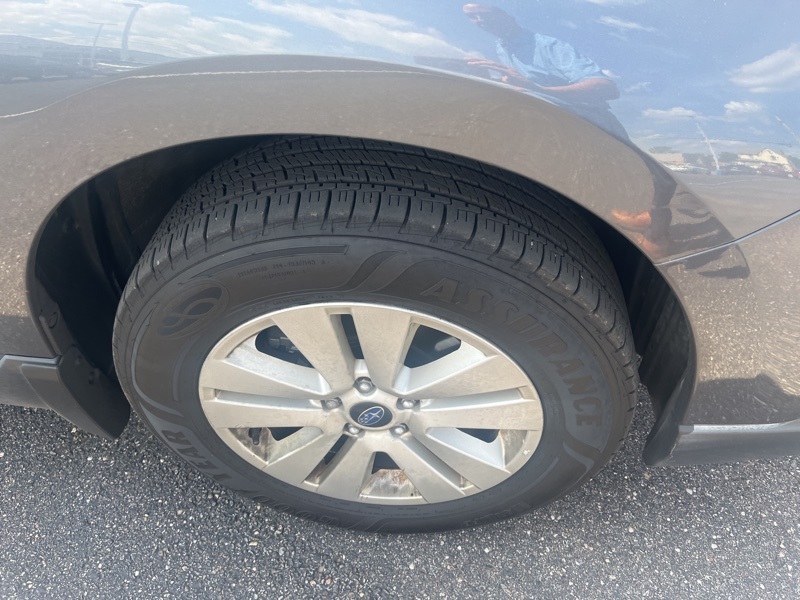 2018 Subaru Outback 2.5i Premium photo 4