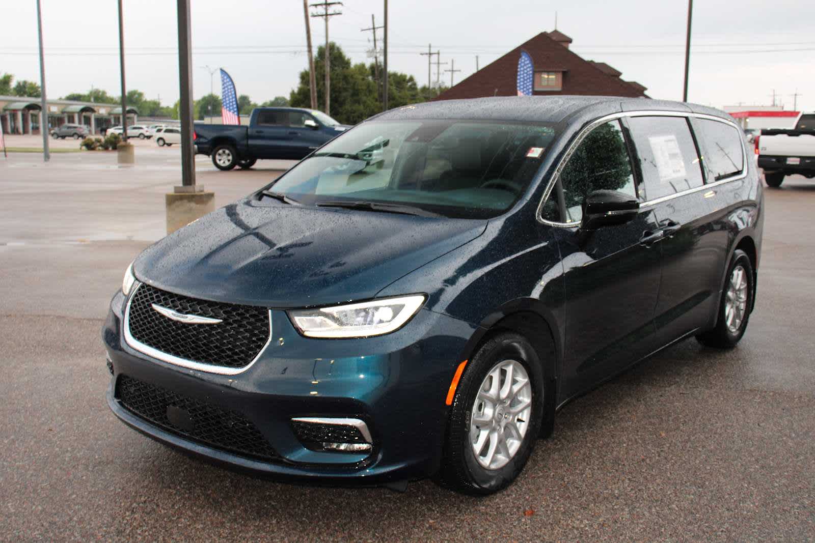2025 Chrysler Pacifica photo 4