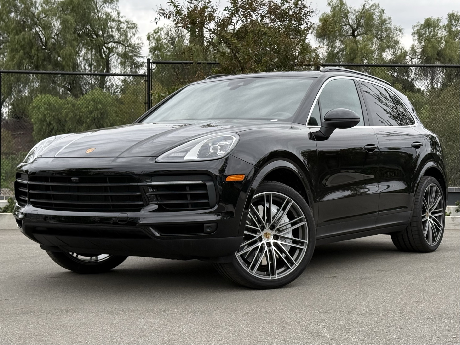 2022 Porsche Cayenne Platinum Edition's photo