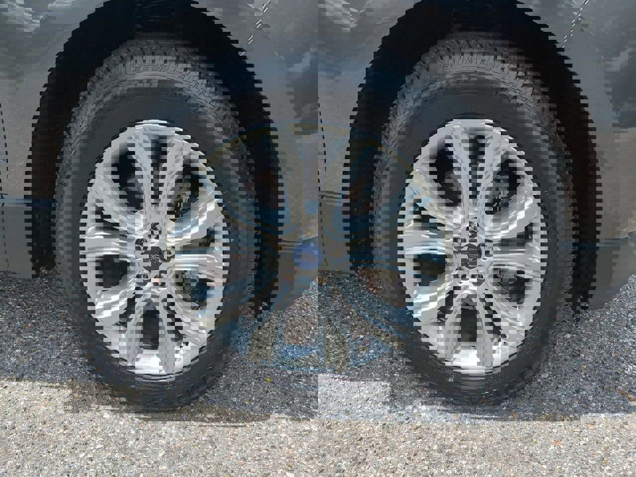 2020 Ford Edge Titanium photo 14
