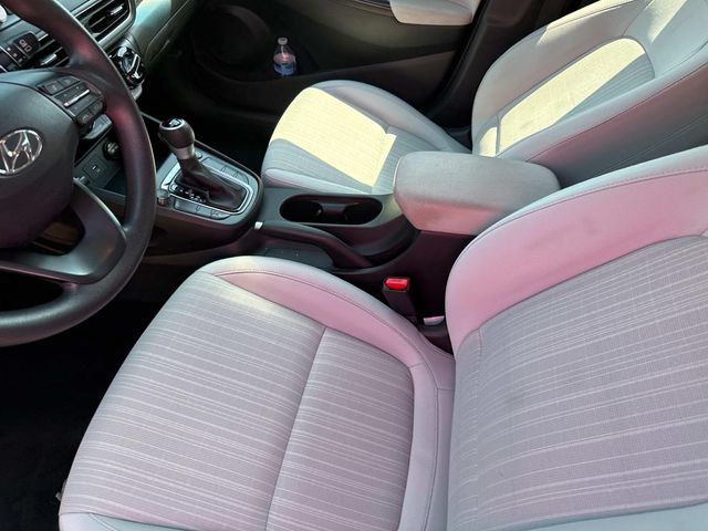 2023 Hyundai Kona SEL photo 18