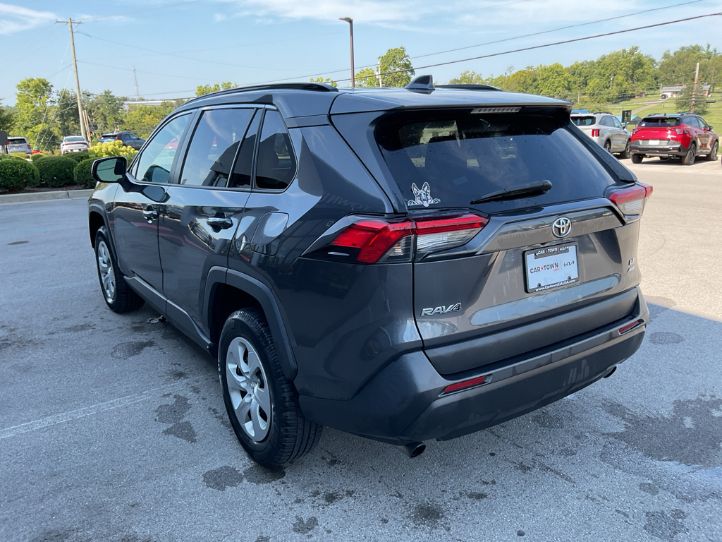 2019 Toyota RAV4 LE photo 6