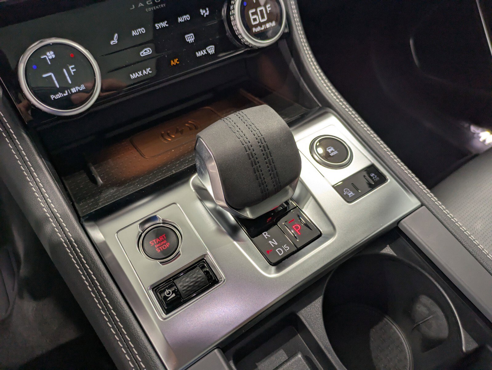 2026 Jaguar F-PACE P250 R-Dynamic S photo 17