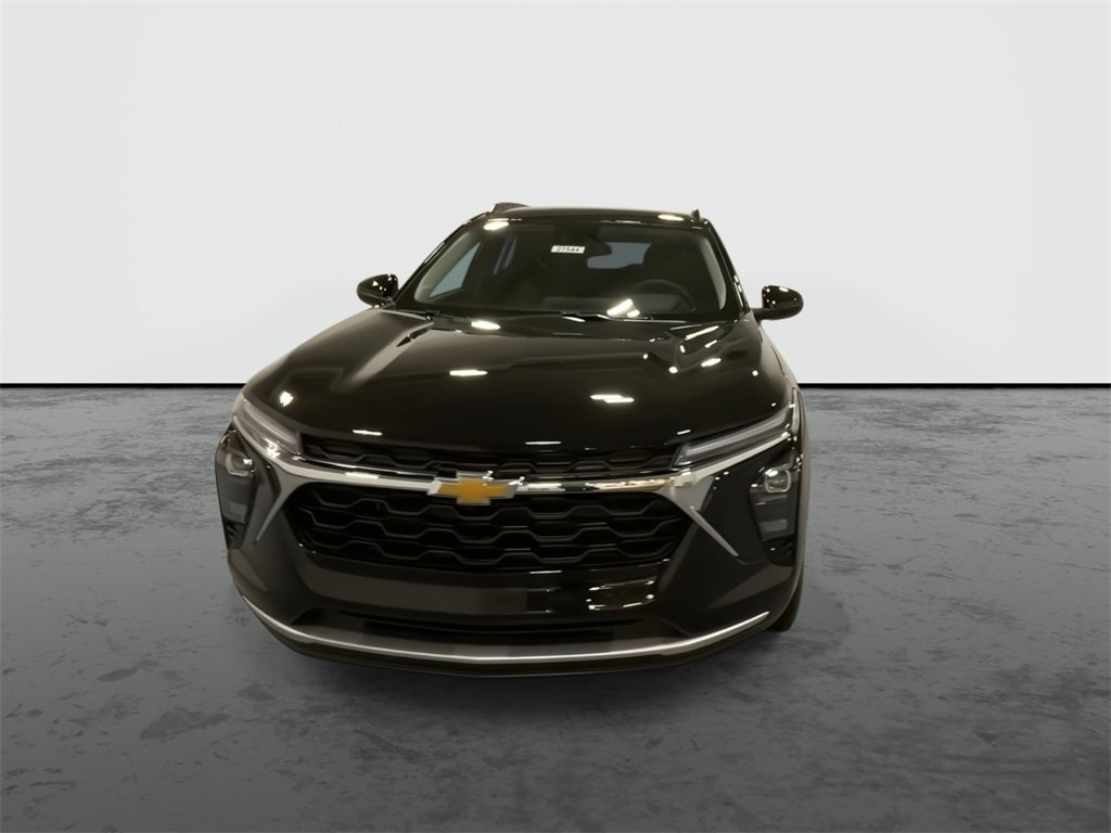 2025 Chevrolet Trax LT photo 3
