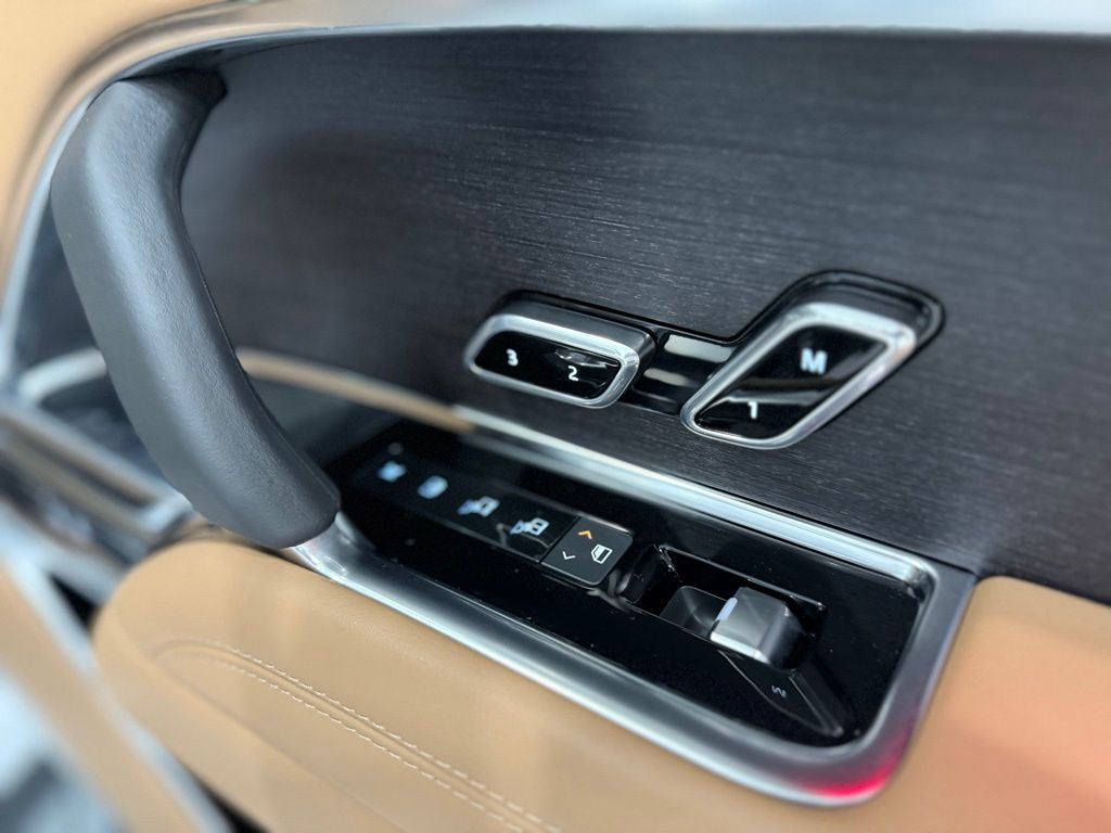 2025 Land Rover Range Rover Autobiography photo 44