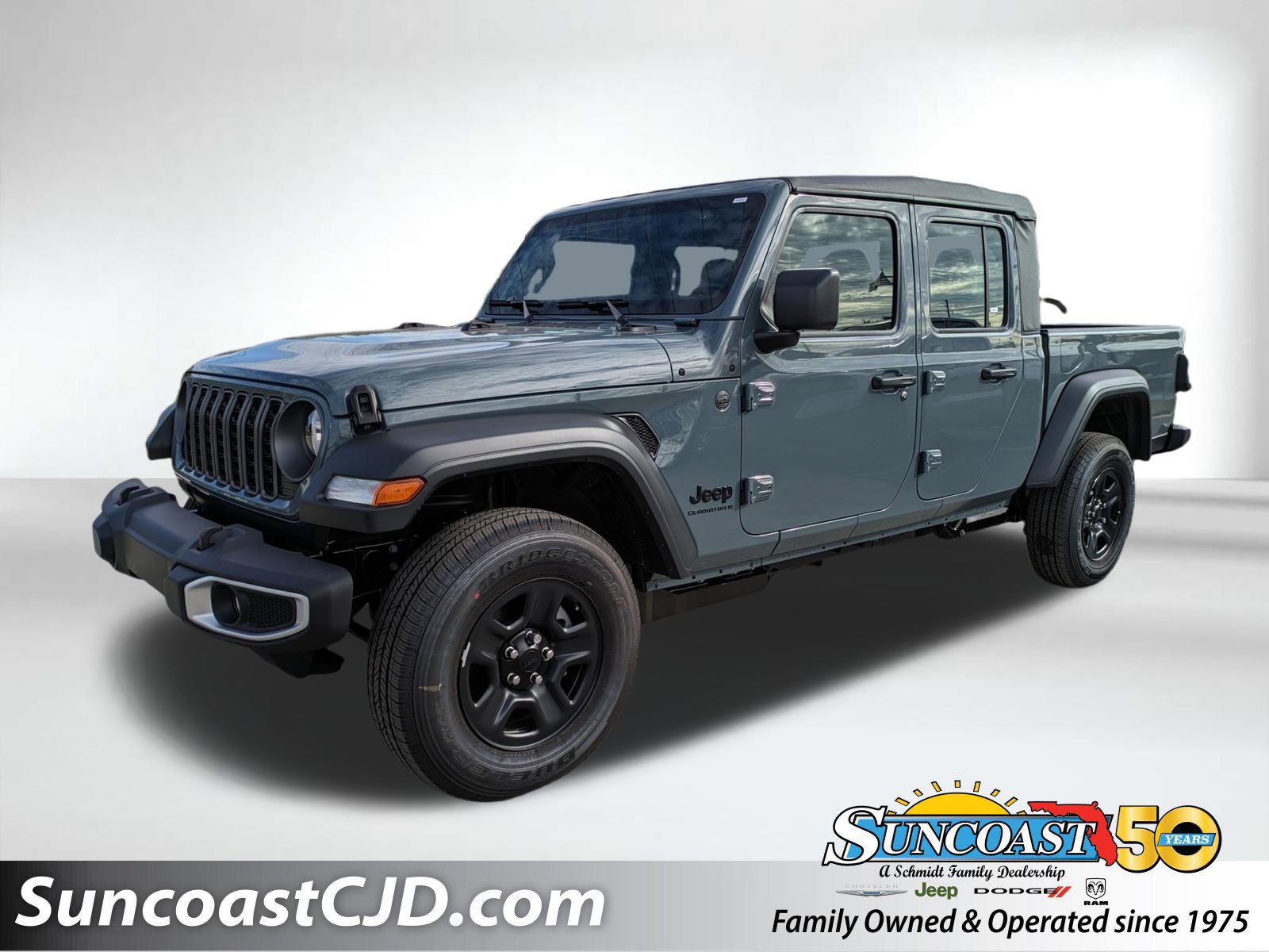 2026 Jeep Gladiator Sport's photo