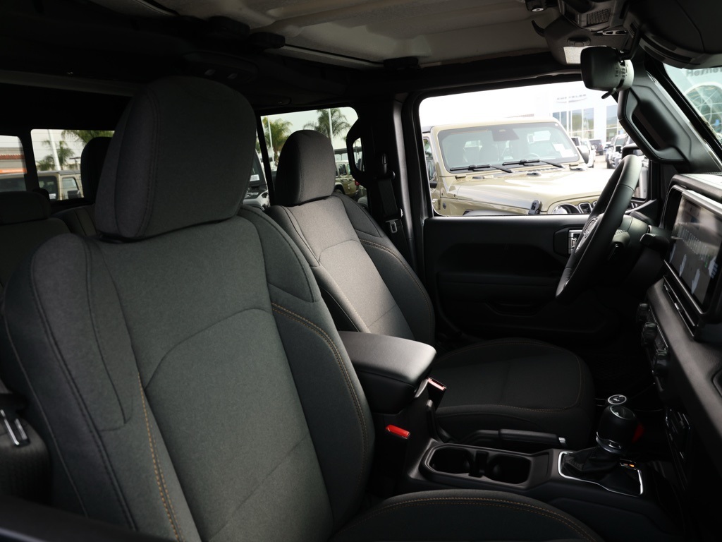 New 2026 Granite Crystal Metallic Clear-Coat Exterior Paint Jeep Sport S image 19