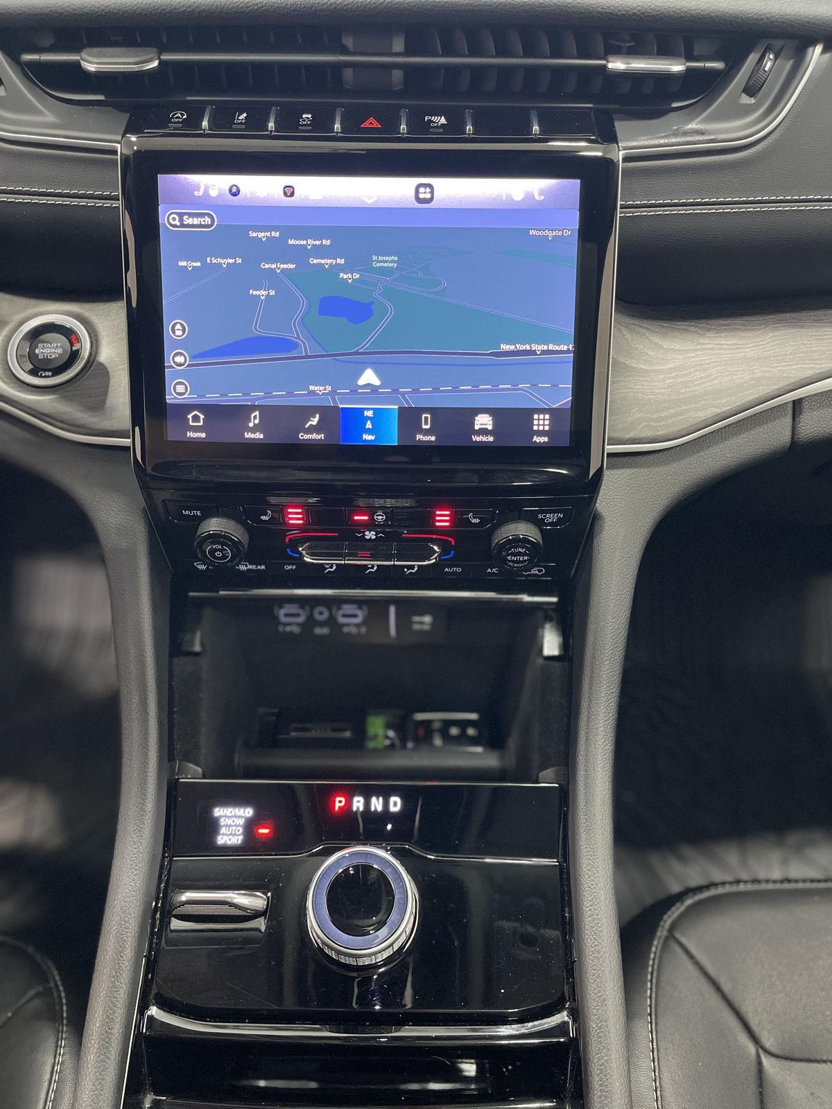 2022 Jeep Grand Cherokee Limited photo 21