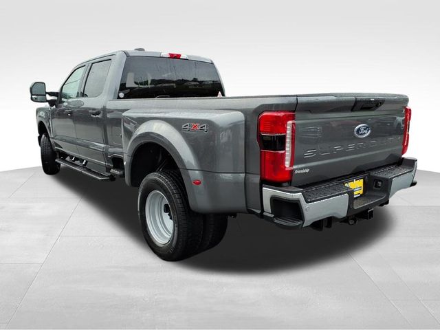 2026 Ford F-350 XLT photo 4