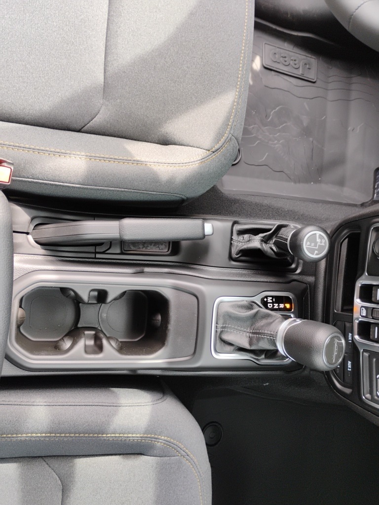 2025 Jeep Gladiator Sport S photo 20