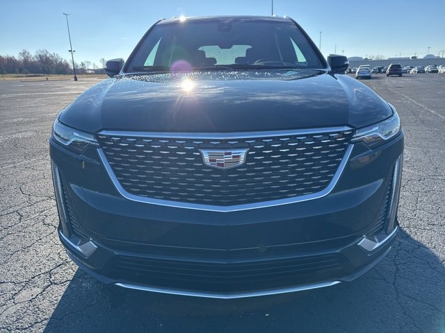 2025 Cadillac XT6 Premium Luxury photo 2