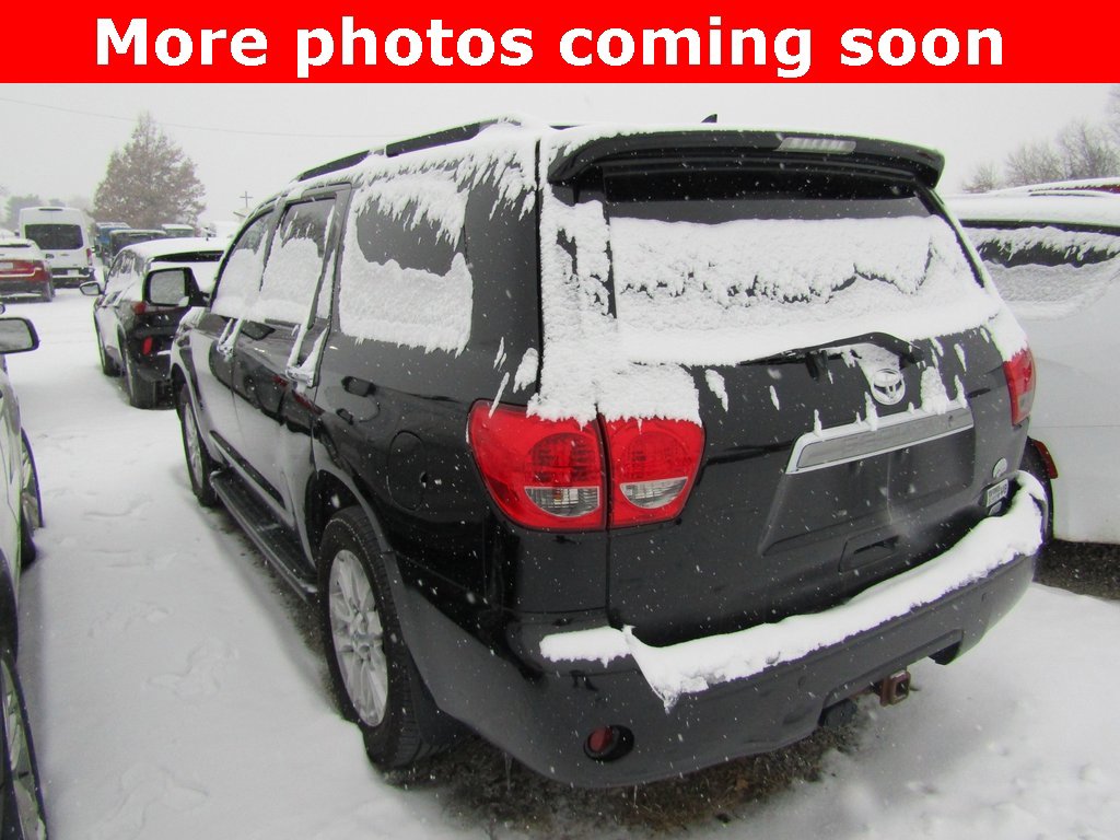 2016 Toyota Sequoia Platinum photo 2