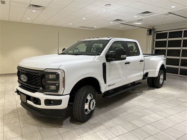 2026 Ford F-350 Super Duty XL's photo