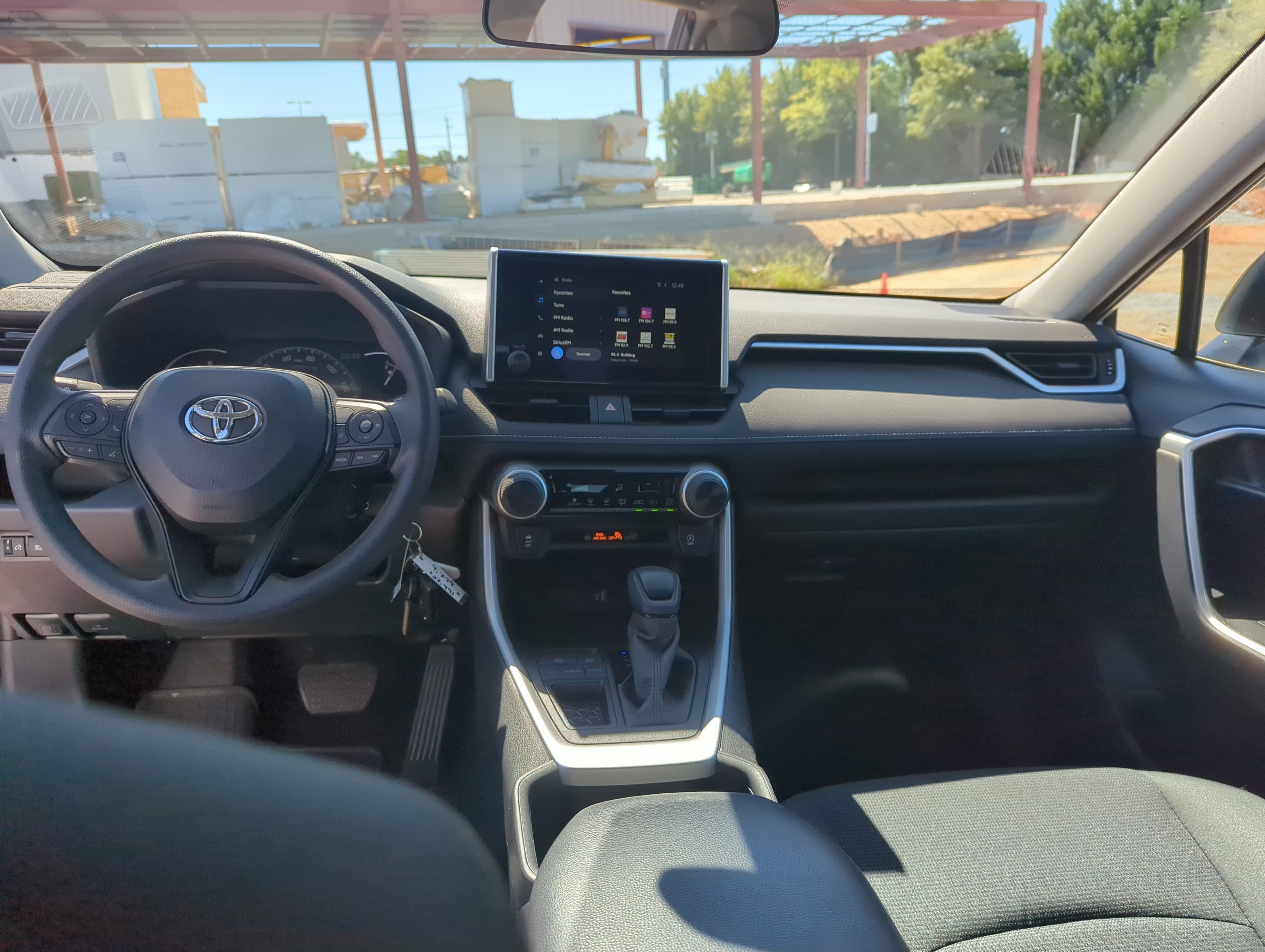 2024 Toyota RAV4 LE photo 14