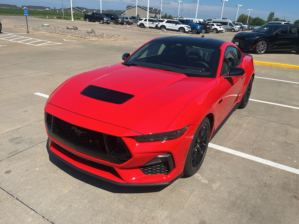 2025 Ford Mustang GT Premium photo 3