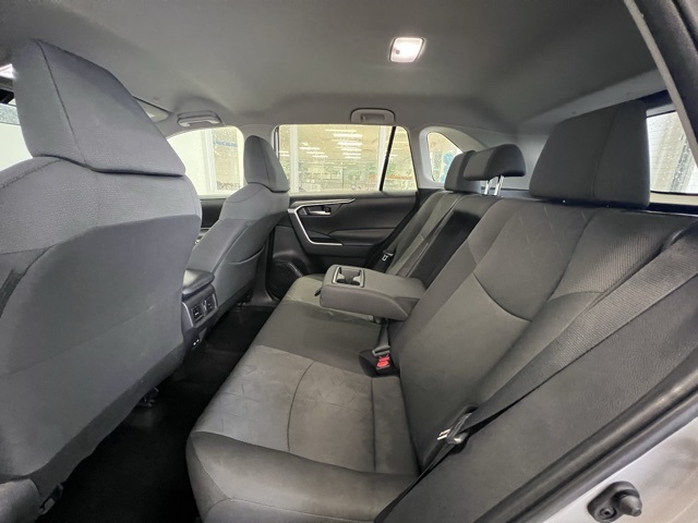 2024 Toyota RAV4 XLE photo 7