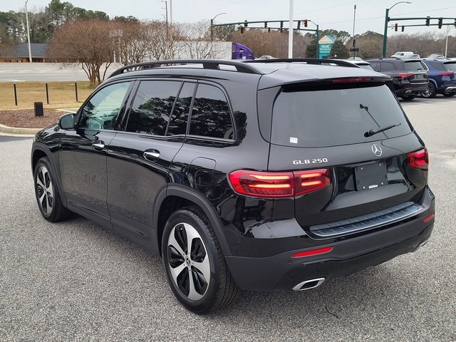 2025 Mercedes Benz GLB 250 photo 4