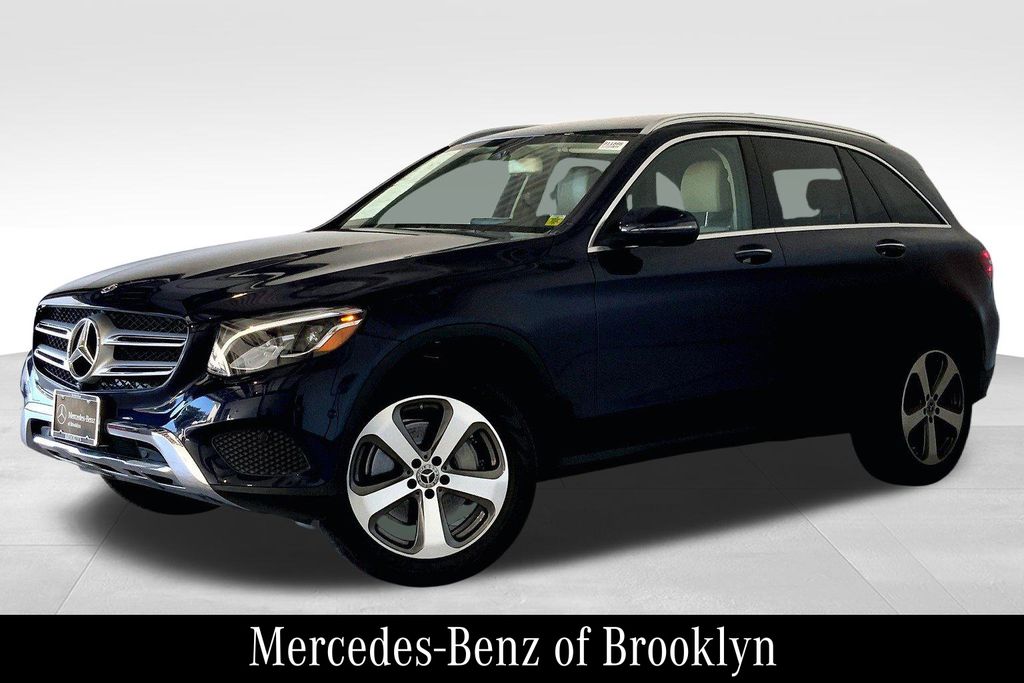 2019 Mercedes Benz GLC 300 4MATIC photo 2