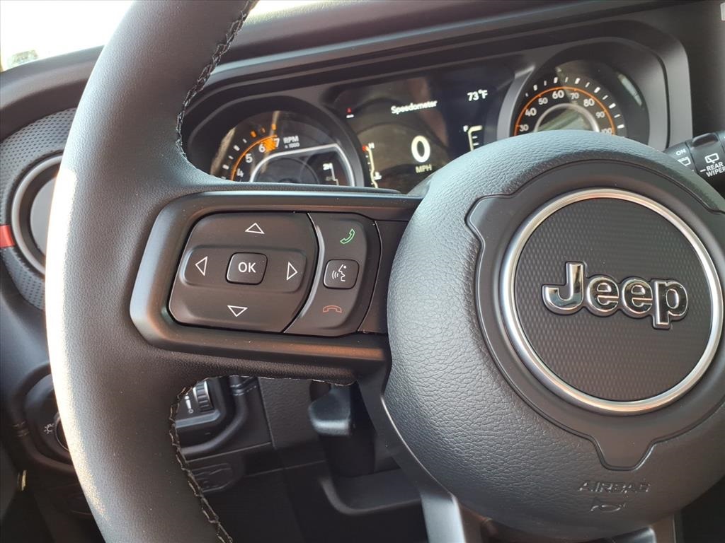 2025 Jeep Wrangler Rubicon photo 15