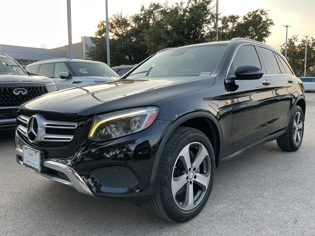 2016 Mercedes Benz GLC 300 4MATIC photo 5