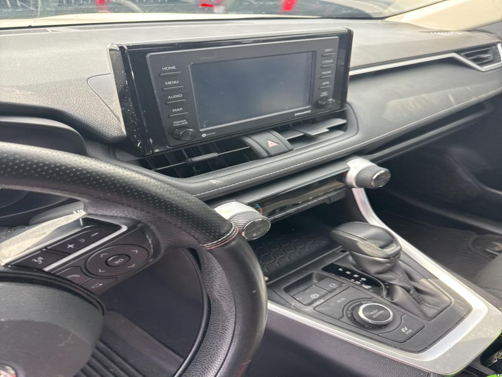 2022 Toyota RAV4 Hybrid LE photo 3