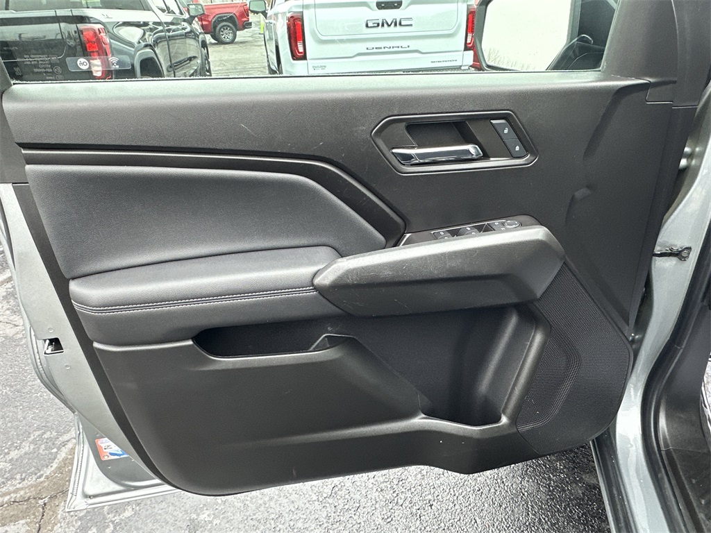 2024 GMC CANYON - Image 18