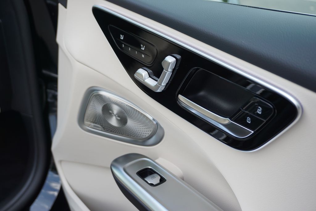 2025 Mercedes Benz C 300 photo 54