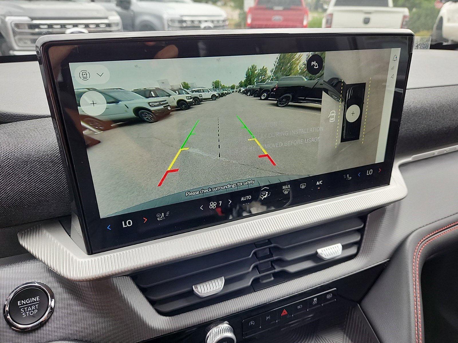 2025 Ford Explorer ST-Line photo 13