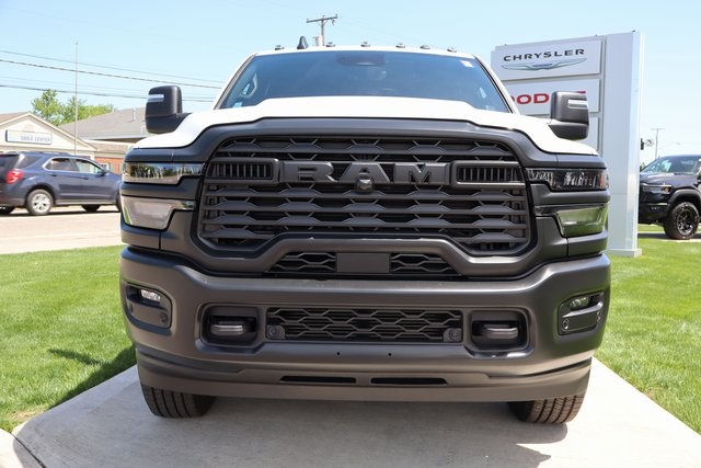 2025 Ram 3500 Tradesman photo 4