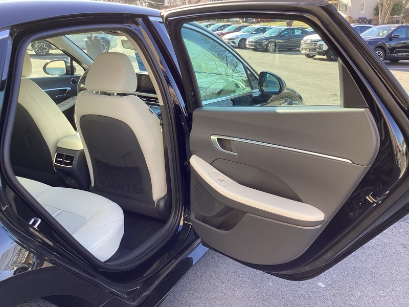2025 Hyundai Sonata Hybrid SEL photo 12