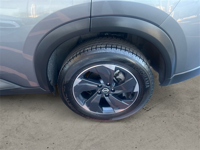 2024 Nissan Rogue SV photo 7
