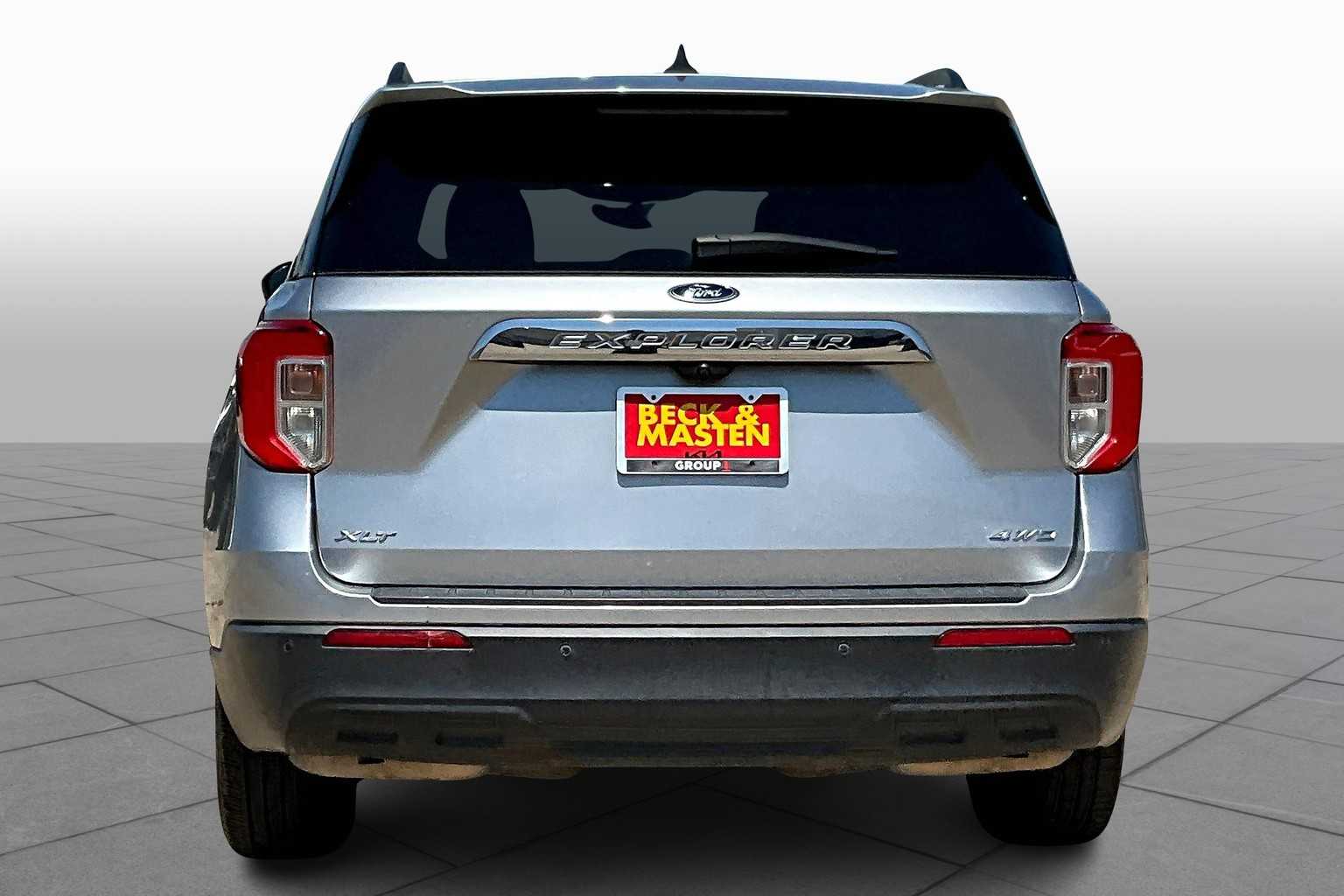 2022 Ford Explorer XLT Sport photo 4