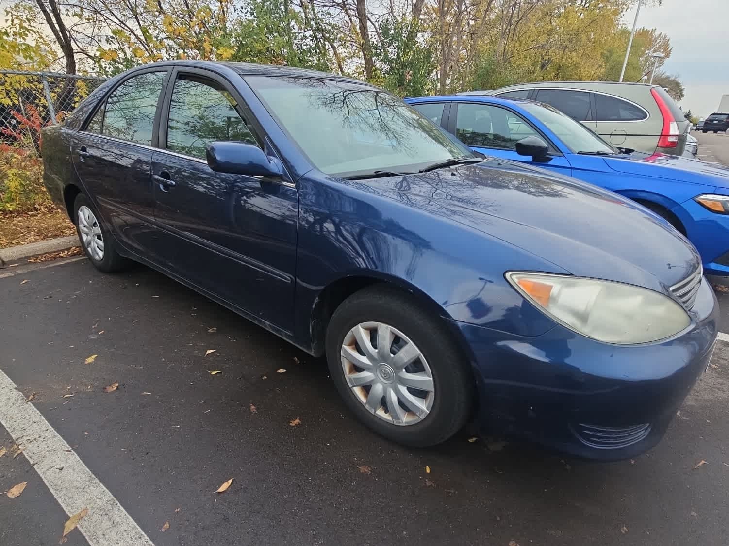 Used 2005 Toyota Camry LE with VIN 4T1BE32KX5U094572 for sale in Hopkins, Minnesota