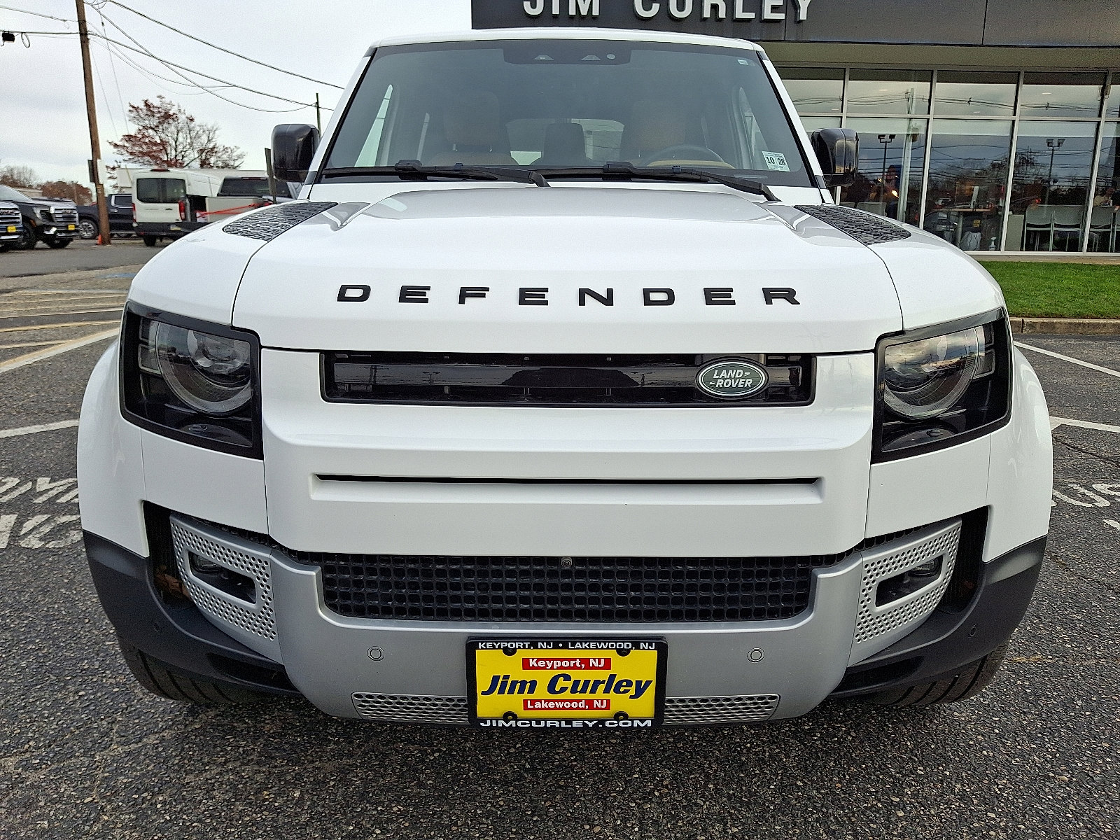 2023 Land Rover Defender SE photo 3