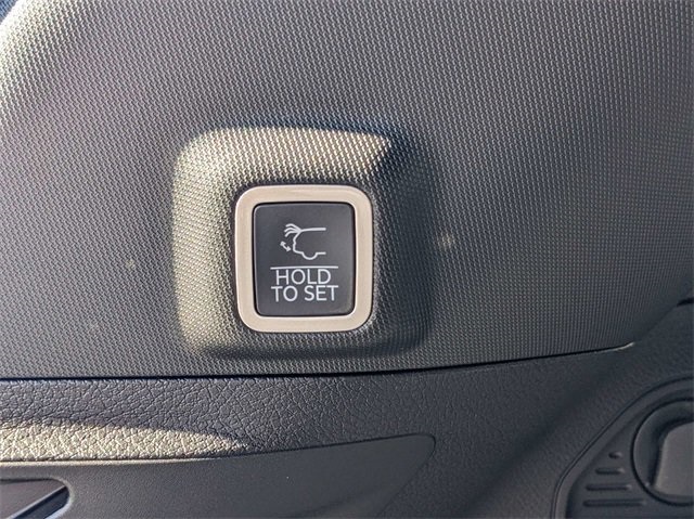 2022 Jeep Grand Cherokee Summit photo 12