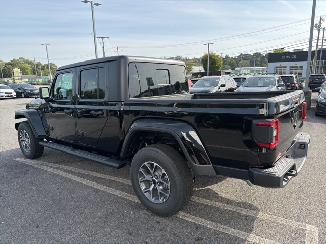 2025 Jeep Gladiator Sport S photo 2