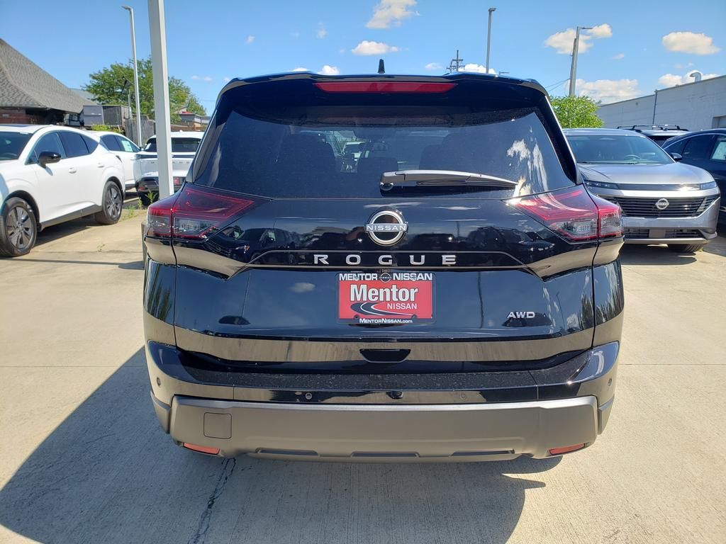 2026 Nissan Rogue SV photo 4