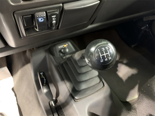 2002 Jeep Wrangler X photo 27