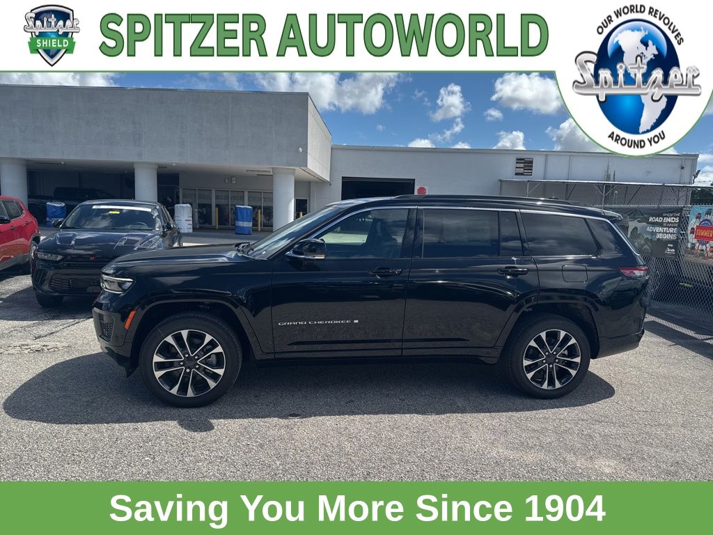 2025 Jeep Grand Cherokee Overland photo 3