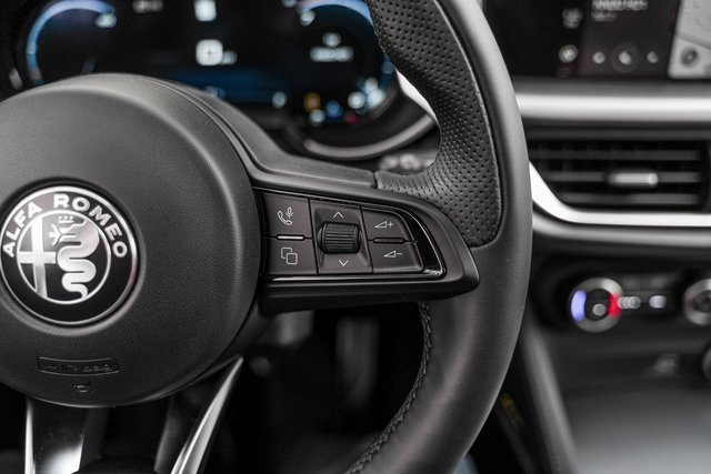 2025 Alfa Romeo Stelvio Sprint Base photo 31