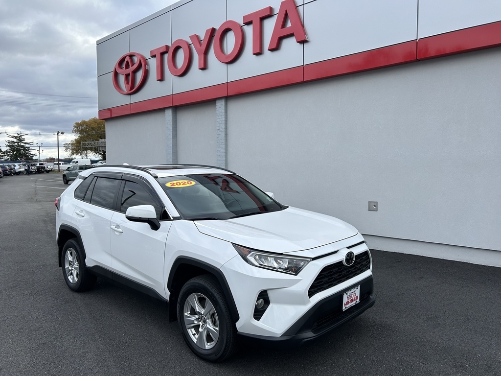 2020 Toyota RAV4 XLE's photo