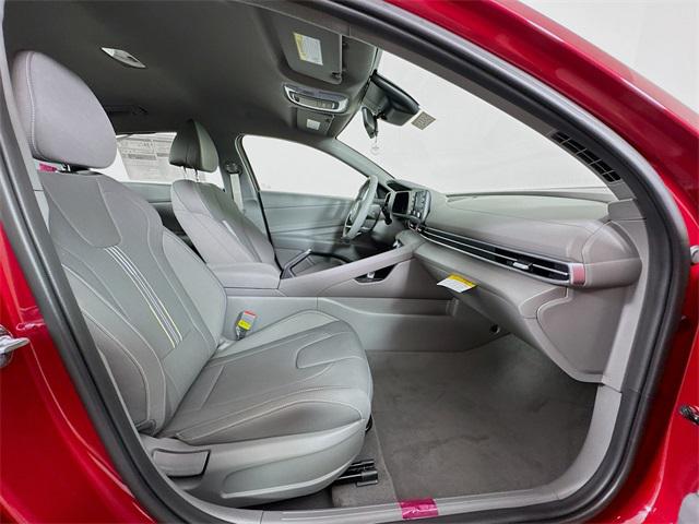 2025 Hyundai Elantra SEL Sport photo 31