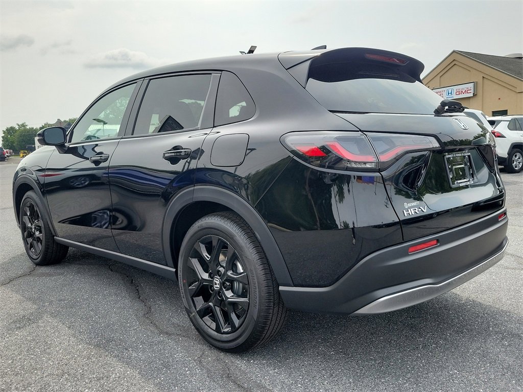 2025 Honda HR-V Sport photo 3