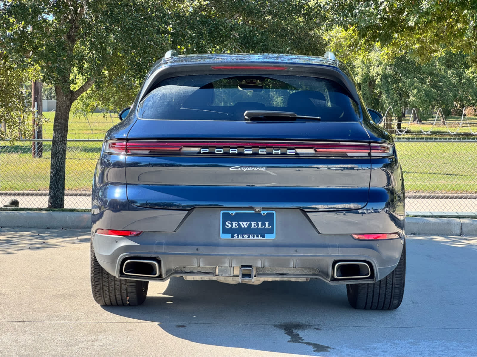 2024 Porsche Cayenne photo 3