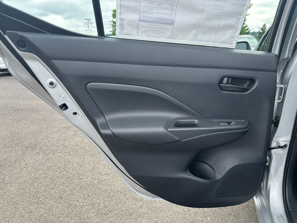 2025 Nissan Versa 1.6 S photo 22