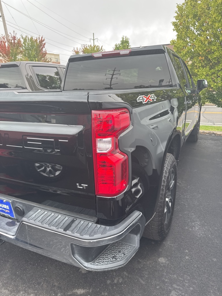 2025 Chevrolet Silverado 1500 LT photo 2