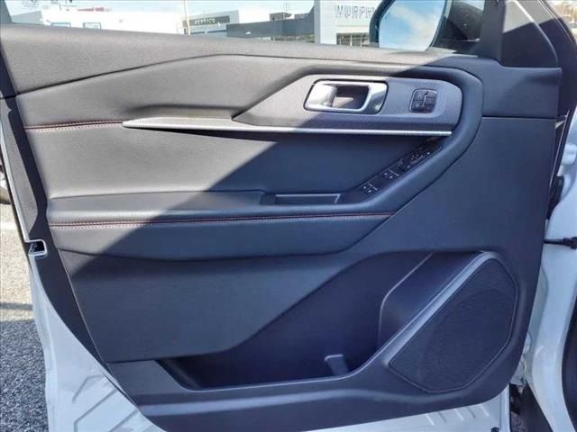 2025 Ford Explorer ST-Line photo 15