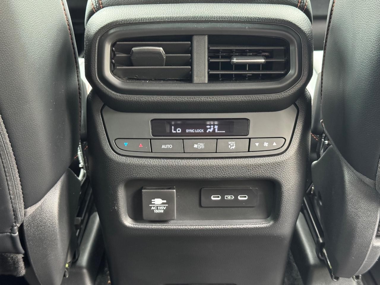 2025 Honda Pilot TrailSport photo 15