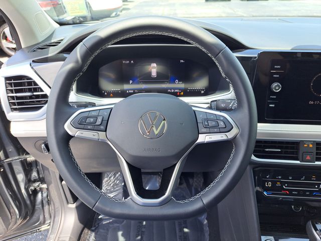 2025 Volkswagen Taos SE photo 23