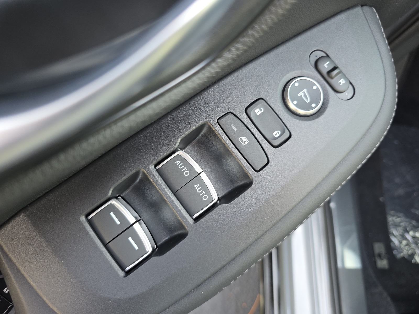 2026 Honda HR-V EX-L photo 3